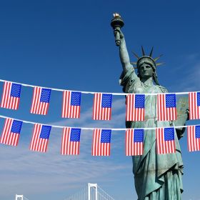 1pcs American Flag; American Flag Decor; banner Flags; Independence Day Banner American Flag; Flag banner; Suitable For Patriotic Events; Sports; (Items: 393.7 inch with 30 flags)